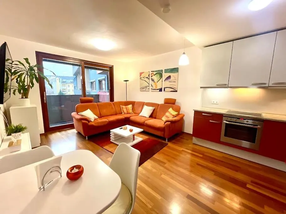 Entire Apartment, Near Clarion, O2 Arena, Metro 3 Min, Easter Market In City Center 15 Min Prague Apartment