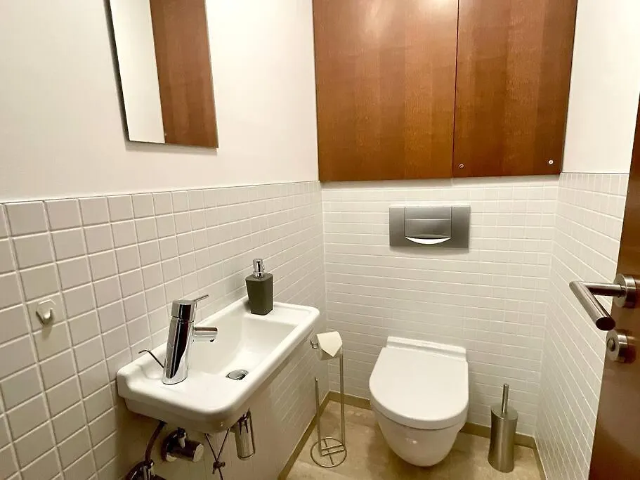 Apartment Entire Apartment, Near Clarion, O2 Arena, Metro 3 Min, Easter Market In City Center 15 Min Prague