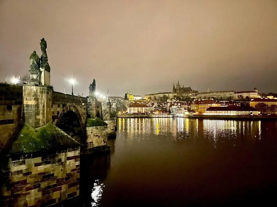 Entire Apartment, Near Clarion, O2 Arena, Metro 3 Min, Easter Market In City Center 15 Min Prague Apartment