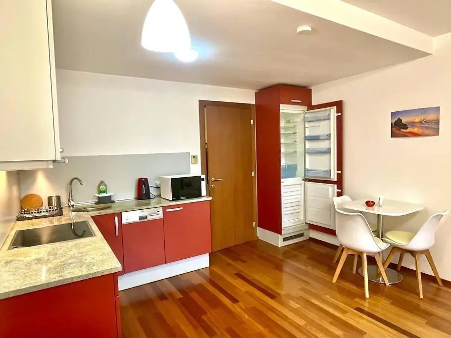 Entire Apartment, Near Clarion, O2 Arena, Metro 3 Min, Easter Market In City Center 15 Min Prague Czech Republic